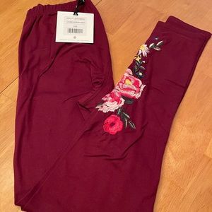 Agnes & Dora berry embroidered leggings